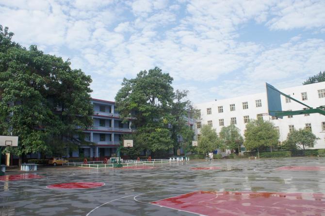西安市工业技工学校汽修学校