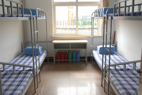 西安市工业技工学校学生宿舍图片