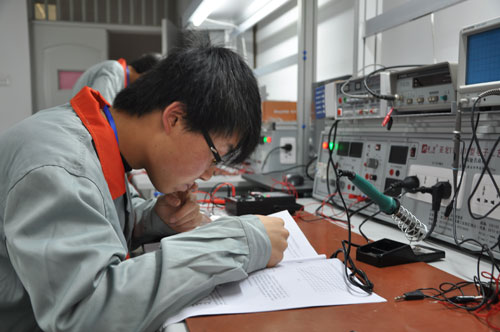 【兰州家电修理学校】 兰州理工中等学校电子电器应用与维修专业