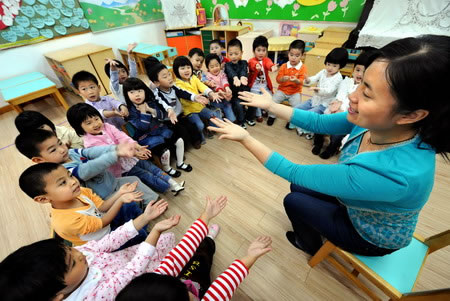 幼师学校：如何培养孩子活泼可爱的快乐性格