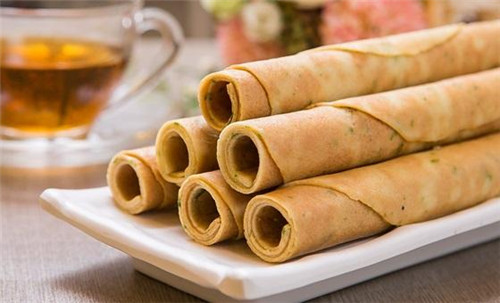 西安蛋糕培訓學校今天分享一個孩子們都愛吃的手工蛋卷