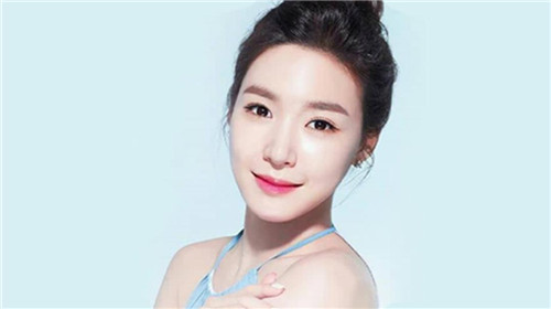 西安新娘嫁日化妆培训学校教您如何躲避大油脸