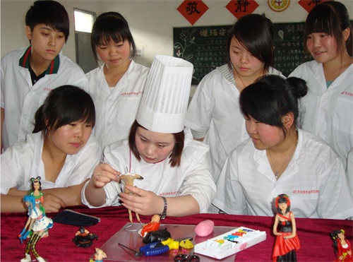 【西安烹饪学校】西安桃李烹饪学校三年制中西点工艺班