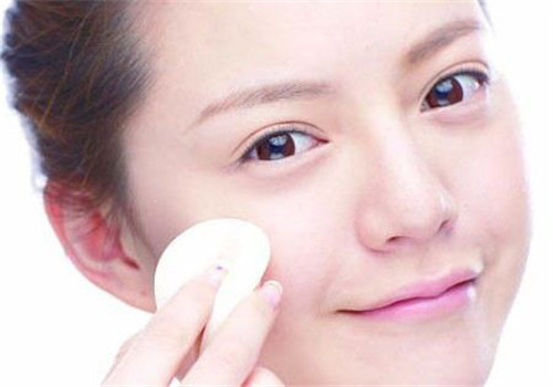 西安化妆培训学校告诉你：西安哪里有学日常化妆的