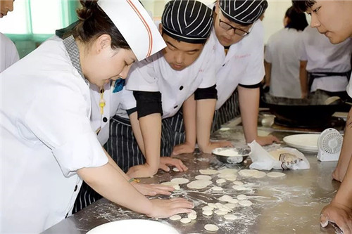西安桃李烹饪学院：学习烹饪要几年啊
