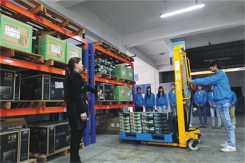 【郑州物流学校】郑州市金融学校物流服务与管理专业