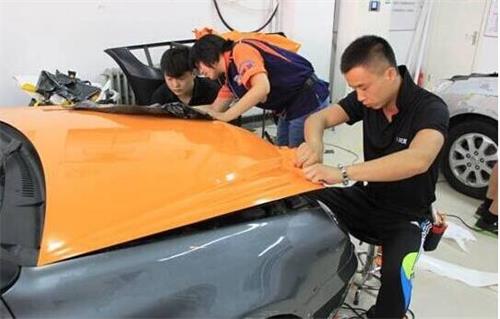 【郑州汽车美容学校】郑州工业贸易学校汽车美容与装潢专业