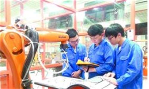 济南电子机械工程学校第二期工业机器人技术专业方向班