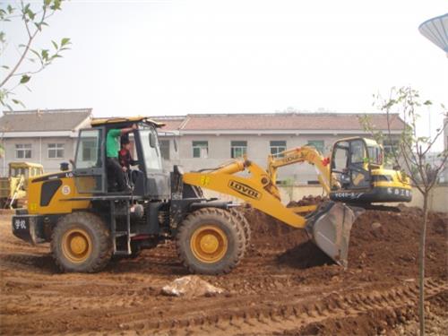 【成都装载机学校】成都装载机培训