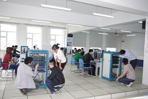 陕西振华职业中等计算机专业学校计算机网络技术专业