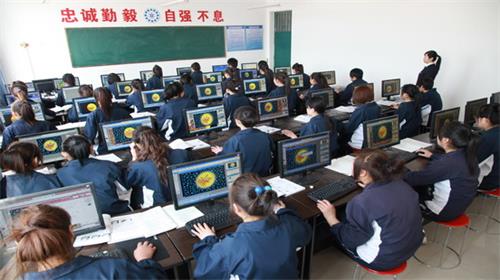 陕西振华职业中等计算机专业学校计算机平面设计专业