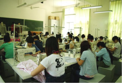 【西安服装设计学校】陕西振华培训学院服装设计与工艺专业