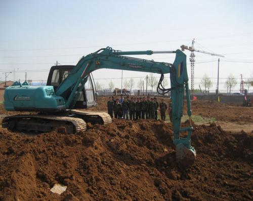 挖掘机司机就业前景如何?挖掘机司机好找工作吗?