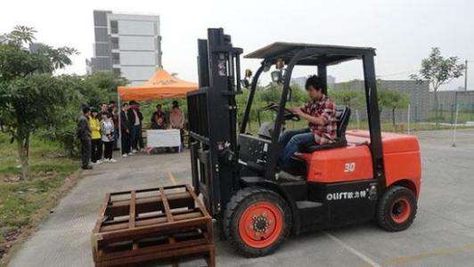 【兰州叉车学校】兰州有叉车培训学校吗