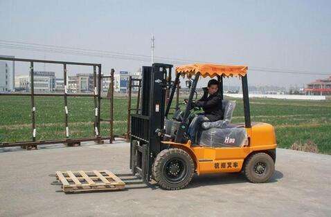 在西安学习叉车选择哪所学校好