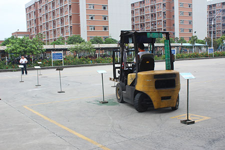 成都哪家叉车学校比较好