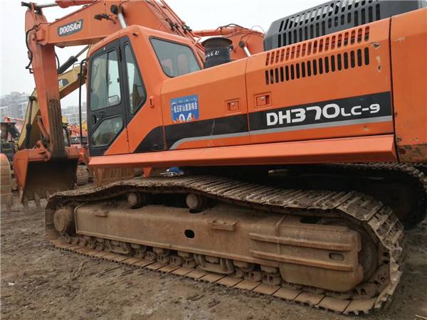 成都哪个挖机培训学校好些