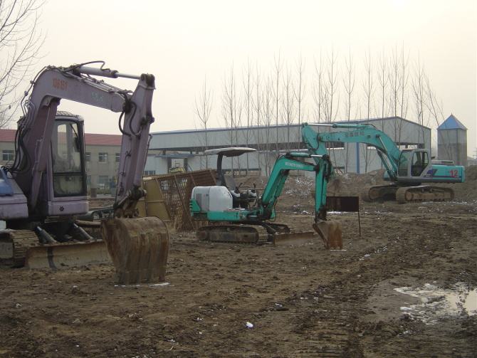 西安挖掘机培训揭秘：西安学挖掘机有前途吗？