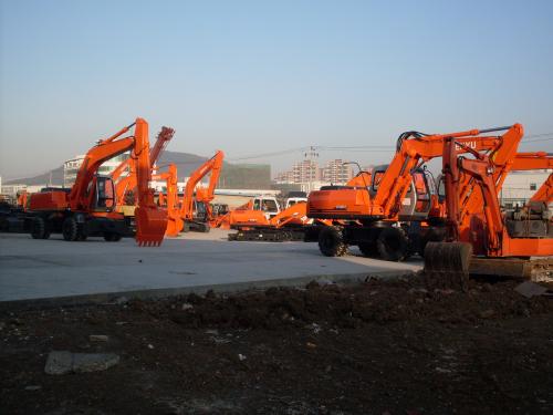 成都挖掘机司机培训学费多少?能学哪些内容