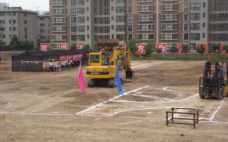 渭南学挖掘机去哪个挖掘机培训学校好