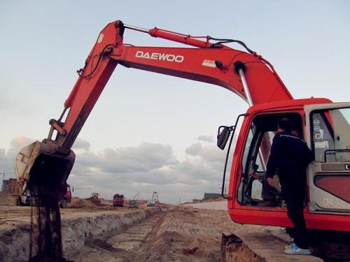 济南骏大挖掘机学校地址在哪里