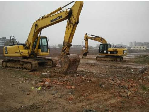 渭南学挖掘机的学校地址在哪