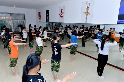 山西大众高级幼师技工学校幼儿教育专业