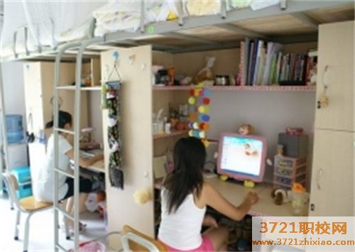 山西省现代经贸学校宿舍环境图片