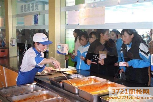 【银川中专学校】宁夏光彩中等职业学校食堂条件和宿舍环境好吗