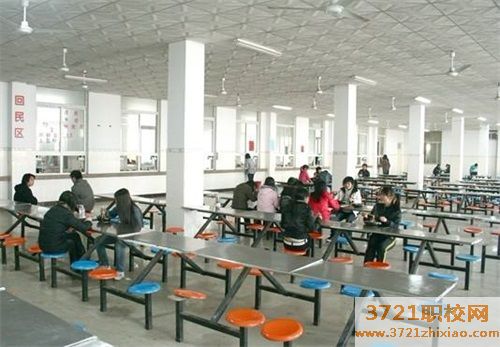 宁夏交通学校食堂环境