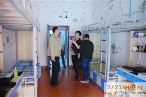 【银川建筑学校】宁夏水电技师学院宿舍图片和食堂条件介绍