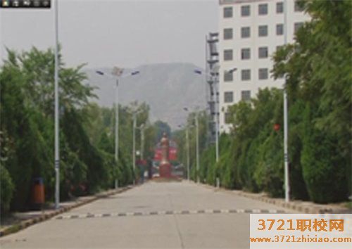 【兰州高铁学校】甘肃新科轨道高铁技工学校招生办电话