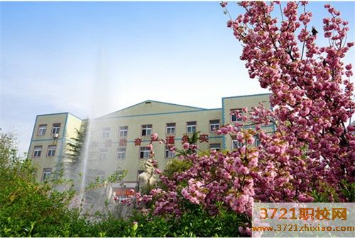 山东华德职业中等中专专业学校学校电话