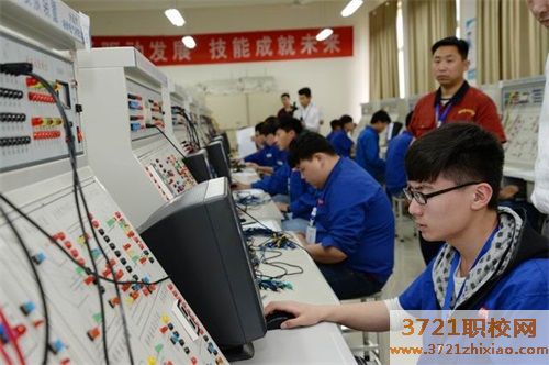 郑州商业技师学院学费及收费标准