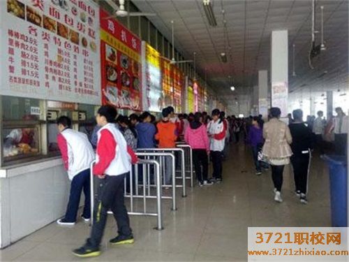 郑州商业技师学院食堂情况