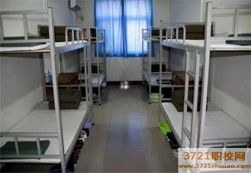 【郑州职业学校】郑州城轨交通学校的宿舍条件和食堂情况怎么样