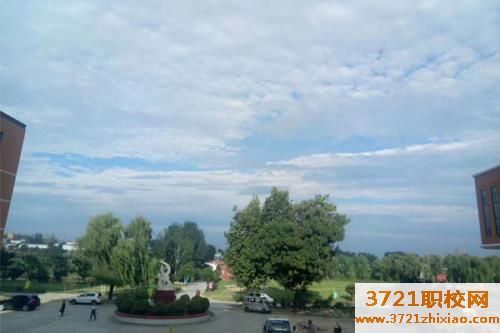 【郑州技校】河南省工业和信息化高级技工学校招生要求有哪些