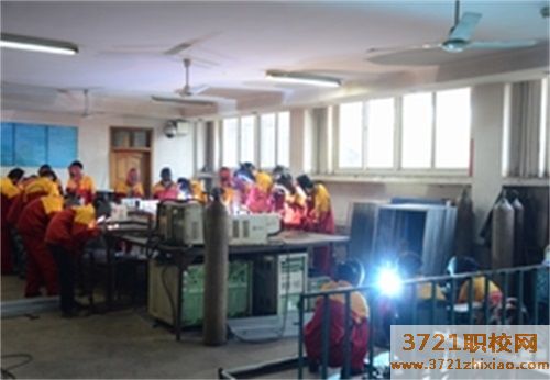 甘肃东方工业中等专业学校有什么专业