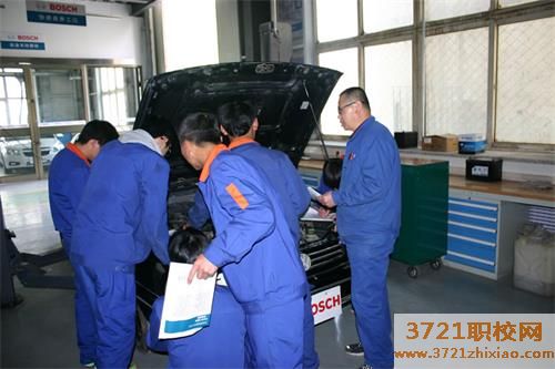 兰州装备制造汽修技师学院汽车运用与维修专业