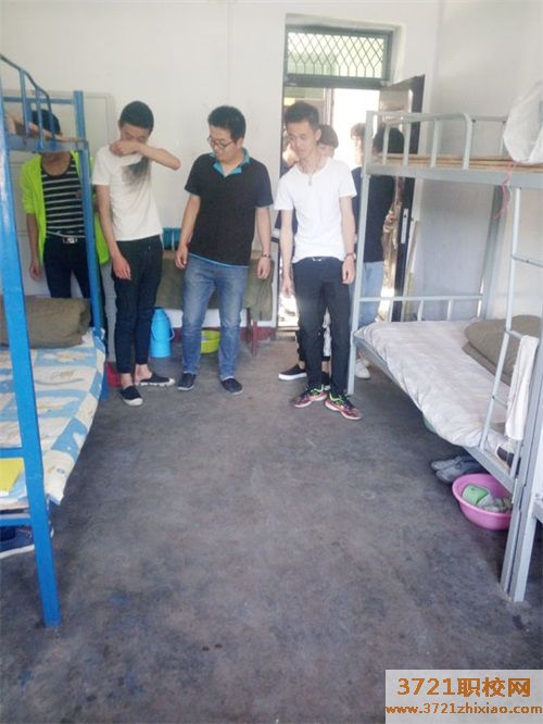 【渭南烹饪学校】渭南新东方烹饪学校的宿舍条件和食堂情况