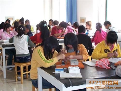 【宝鸡电子技术学校】宝鸡市新华职业中等学校电子技术应用专业