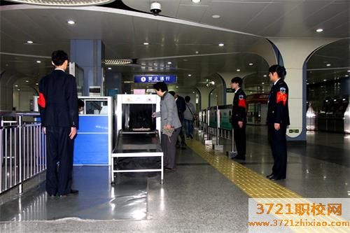 【渭南技校】渭南商贸技工学校铁路服务专业