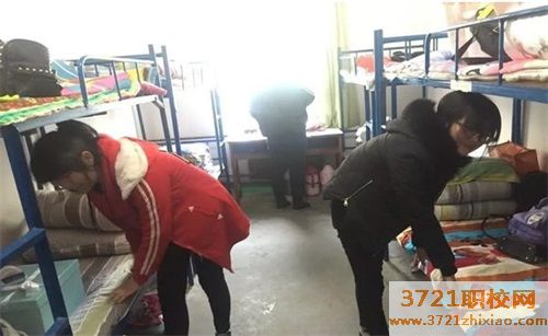 富平城乡建设高级中专职业中学宿舍食堂