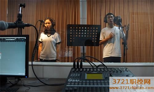 【青岛播音学校】青岛艺术学校播音与节目主持专业