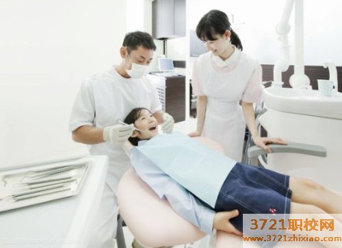 【石家庄口腔学校】石家庄白求恩医学中等学校口腔修复工艺专业