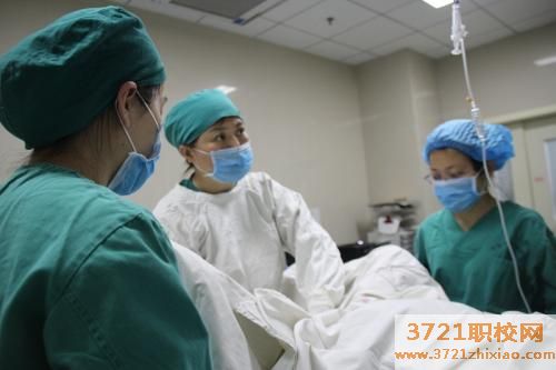 【石家庄卫生学校】石家庄天使护士学校助产专业