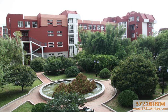 青岛华夏中专职教中心学费