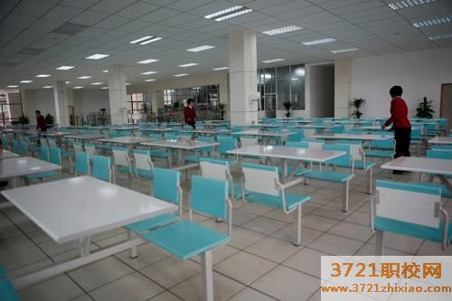 青岛市技师学院食堂情况