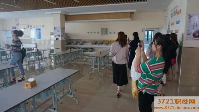 青岛财经职业学校食堂情况