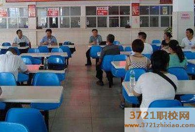 青岛开发区职业中专食堂情况